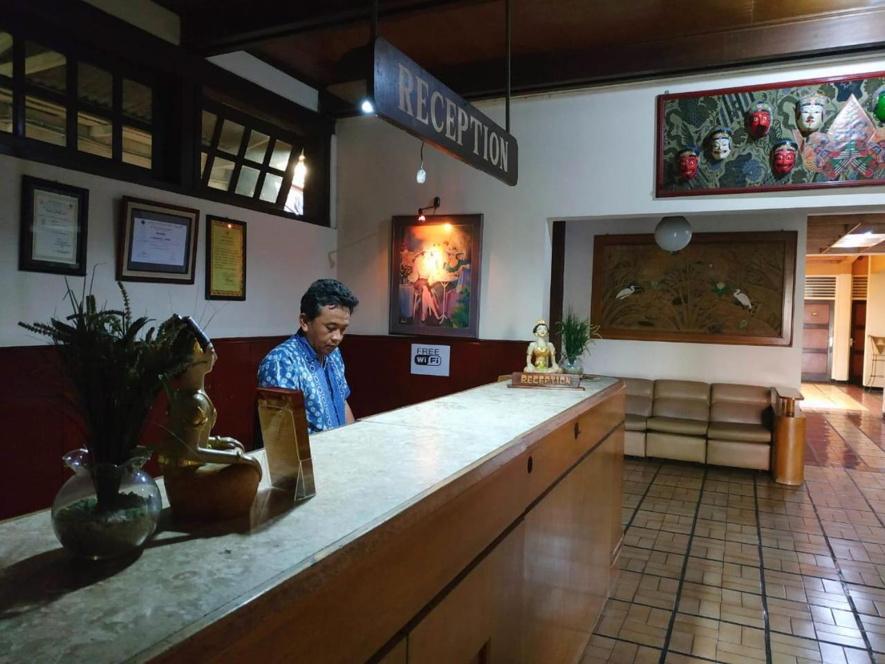 מאלאנג Hotel Menara מראה חיצוני תמונה